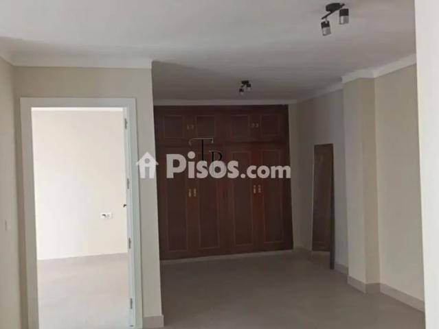 Piso en alquiler en Calle Virgen de Luján