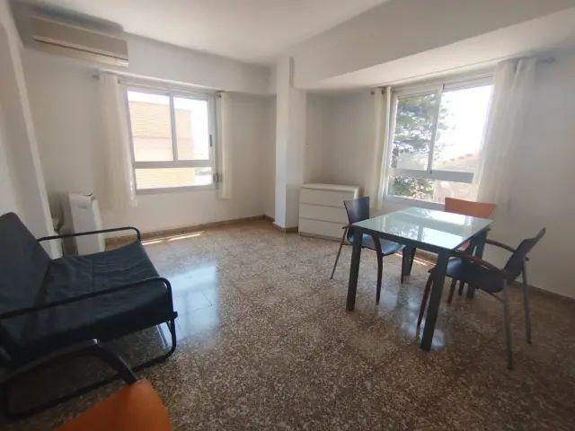 Piso en alquiler en Calle Virgen Desamparados, 3