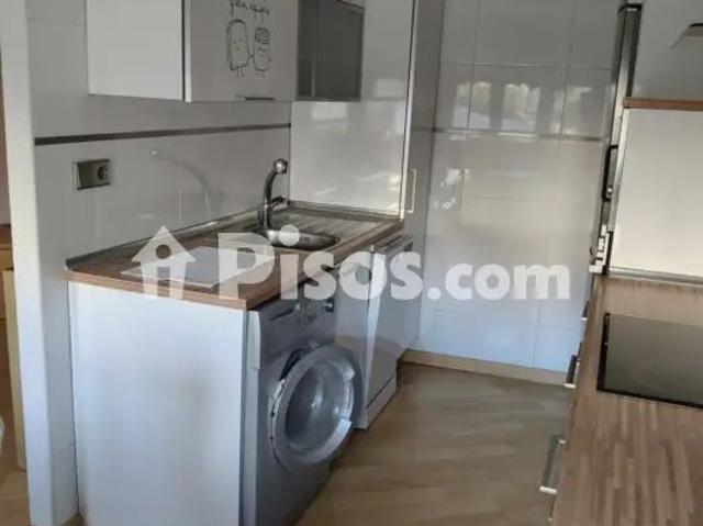 Piso en alquiler en Camino de las Torres, cerca de Paseo de Sagasta