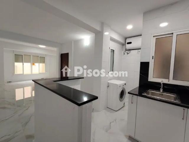 Piso en alquiler en Camino de Onda Salesianos Centro
