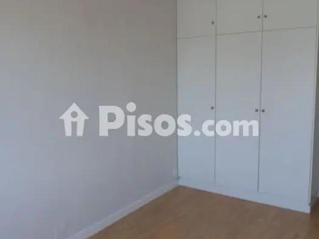 Piso en alquiler en Canido