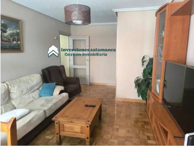 Piso en alquiler en Carmelitas 37007