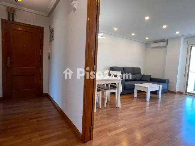 Piso en alquiler en Carrer Benetusser, 3
