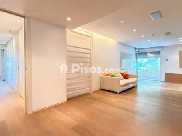 Piso en alquiler en Carrer de Bosch i Gimpera