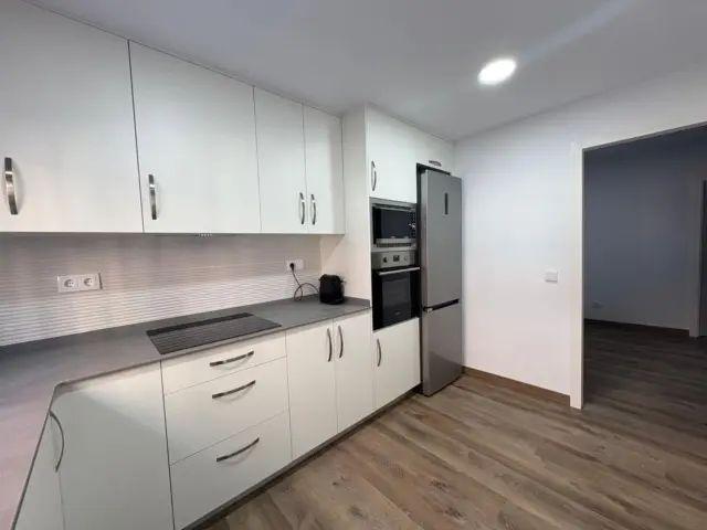 Piso en alquiler en Carrer de Colom, cerca de Carrer Santiago García