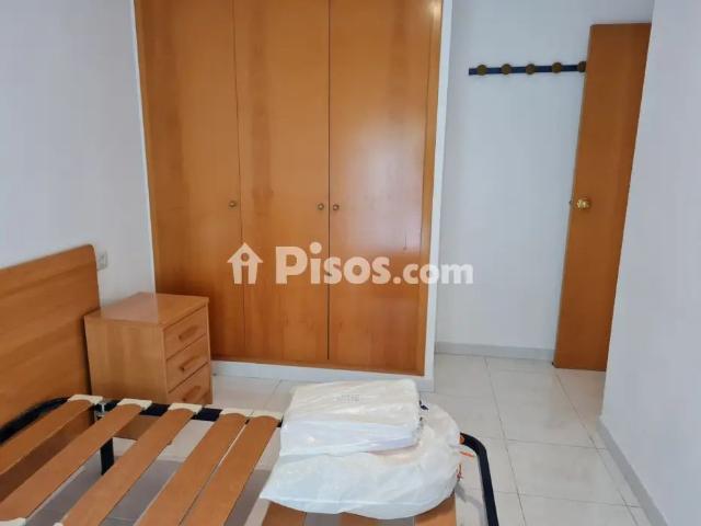 Piso en alquiler en Carrer del Castell de Requesens