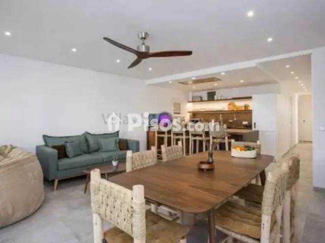 Piso en alquiler en Carrer Larissa