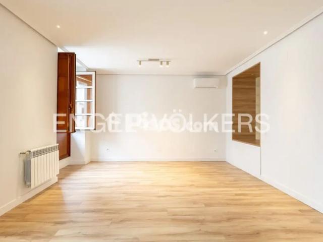 Piso en alquiler en Carrera San Jerónimo