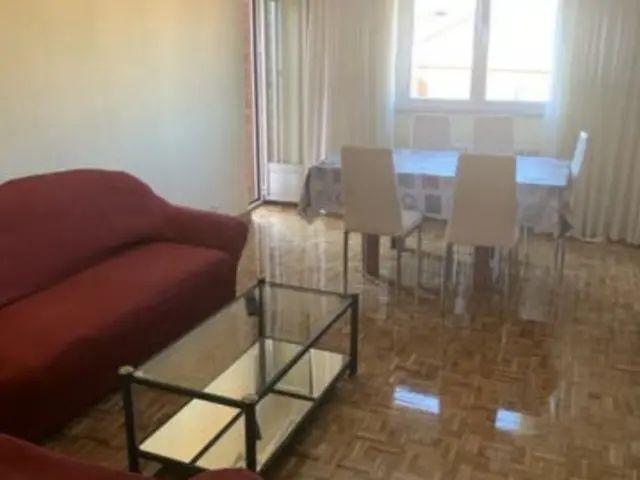 Piso en alquiler en Carretera de Ledesma, cerca de Calle de los Moriscos