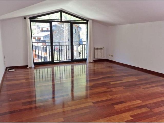 Piso en alquiler en carretera D'erts, Arinsal Erts, de 120 m² 4 habitaciones por 2.450