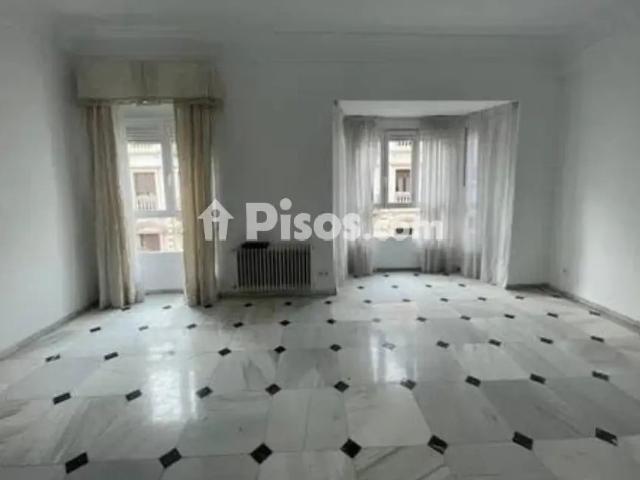 Piso en alquiler en Centro