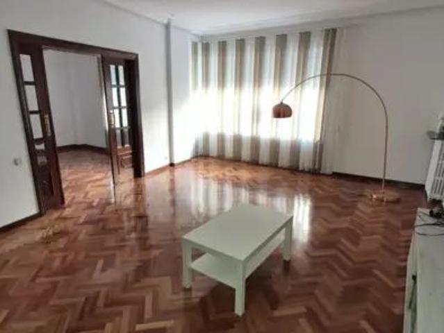 Piso en alquiler en Centro
