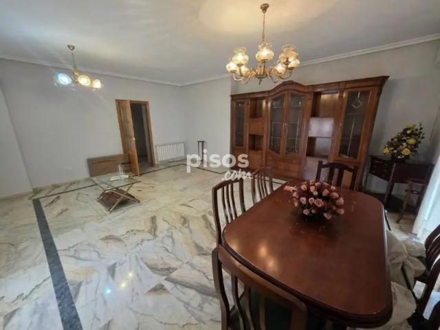 Piso en alquiler en Centro
