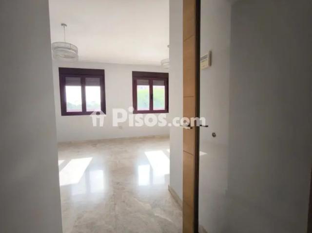 Piso en alquiler en Ciudad Jardín Zoco
