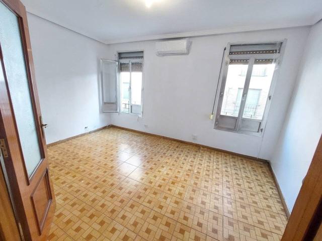 Piso en alquiler en Comillas 28019