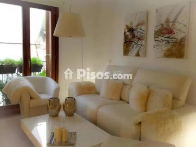 Piso en alquiler en Cort