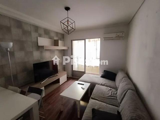 Piso en alquiler en Delicias