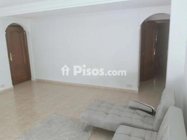 Piso en alquiler en Delicias