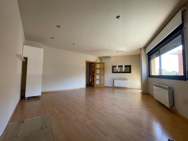 Piso en Alquiler en Eixample Sud – Migdia