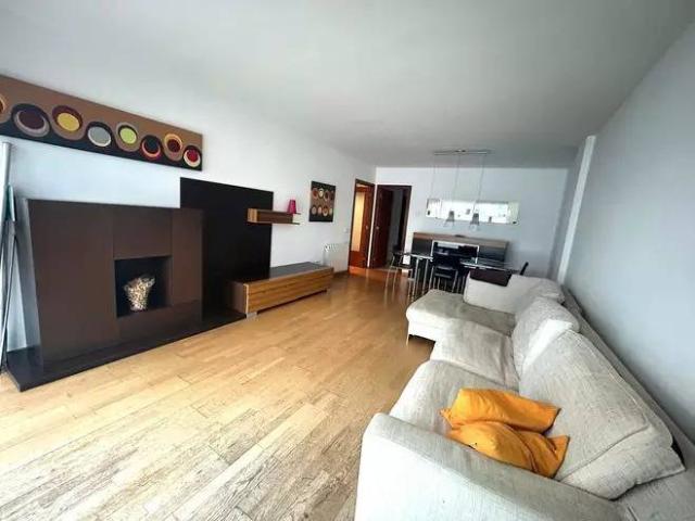 Piso en Alquiler en Eixample Sud – Migdia