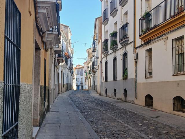 PISO EN ALQUILER EN EL CENTRO DE CÁCERES