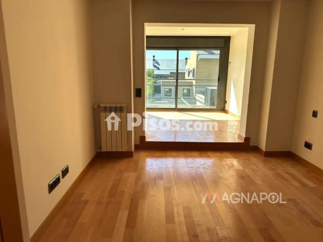 Piso en alquiler en El Encinar de los Reyes