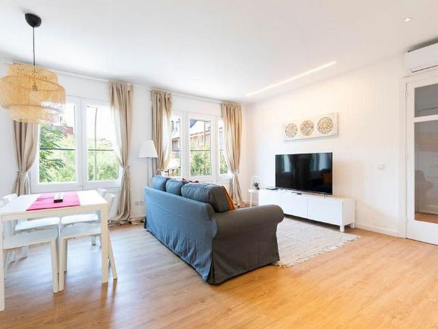 Piso en alquiler en Esplugues de Llobregat, de 68 m² 2 habitaciones por 1.893