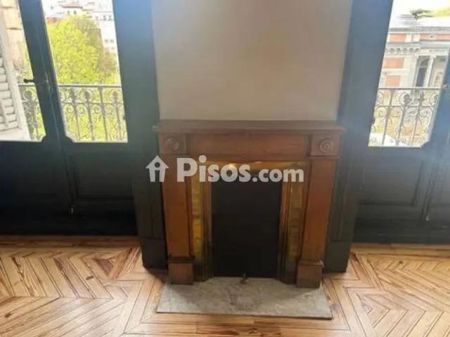 Piso en alquiler en Jerónimos