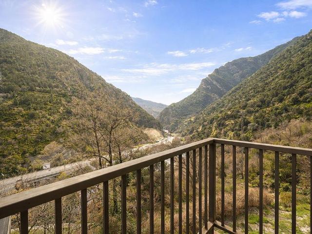Piso en alquiler en La Margineda, de 126 m² 3 habitaciones por 2.500