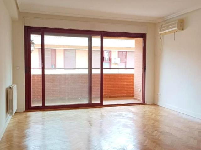 Piso en alquiler en Las Rozas de Madrid, Calle Menorca, 28290