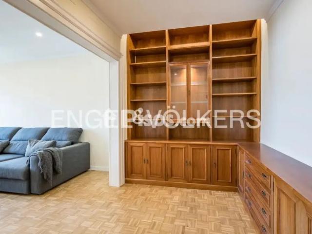 Piso en alquiler en Les Corts