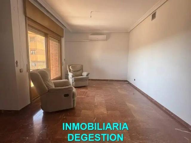 Piso en Alquiler en Linares