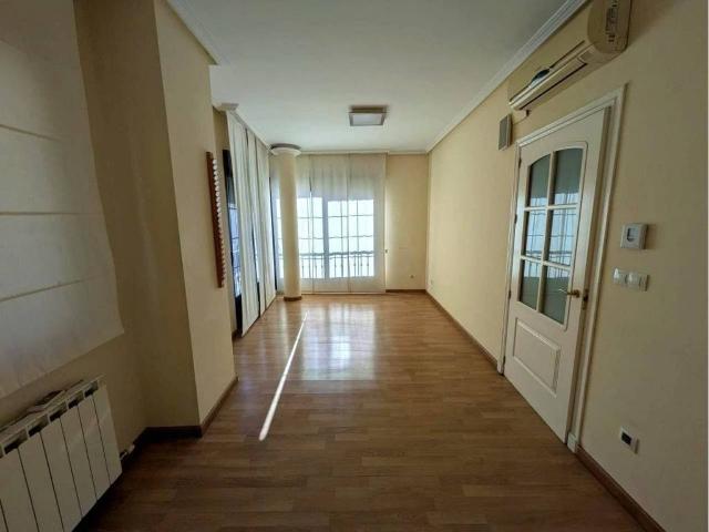 Piso en Alquiler en Linares