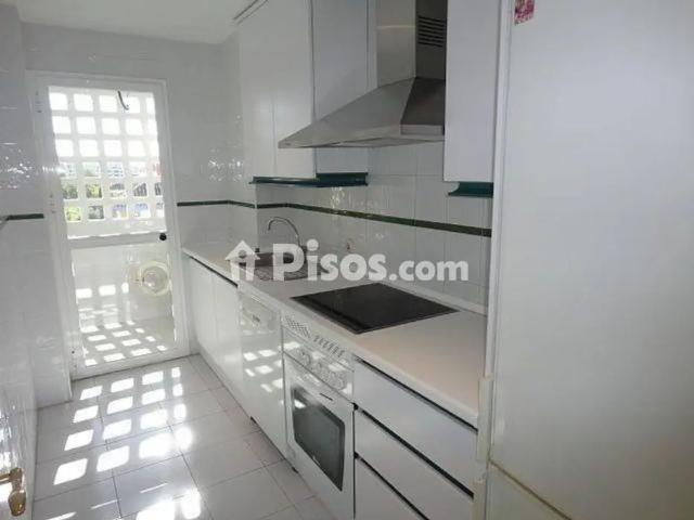 Piso en alquiler en Lomas de Marbella Club Puente Romano