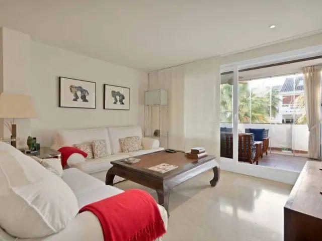Piso en alquiler en Lomas de Marbella Club Puente Romano