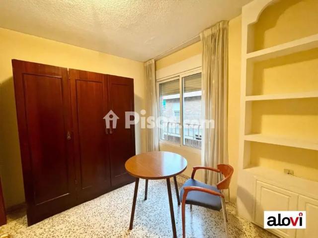 Piso en alquiler en Pajaritos