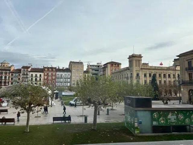 Piso en Alquiler en Pamplona Iruña