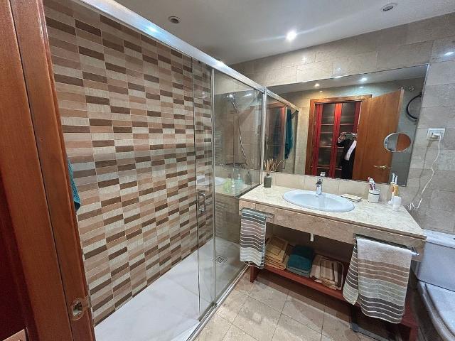 Piso en alquiler en pasaje De Burrull, Barcelona, de 140 m² 4 habitaciones por 2.800