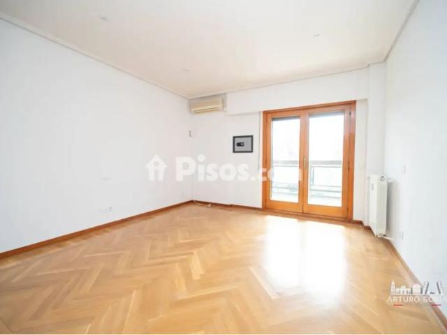 Piso en alquiler en Pasaje de Caleruega