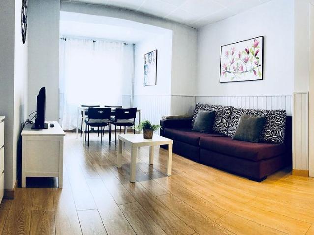 Piso en alquiler en pasaje De Flaugier, Barcelona, de 70 m² 3 habitaciones por 1.650
