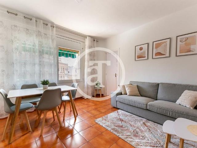 Piso en alquiler en pasaje De Llívia, Barcelona, de 70 m² 3 habitaciones por 1.590