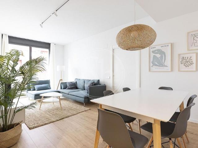 Piso en alquiler en pasaje De Saladrigas, Barcelona, de 77 m² 3 habitaciones por 2.200 €
