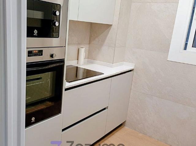 Piso en alquiler en pasaje De Serra i Arola, Barcelona, de 70 m² 3 habitaciones por 1.180
