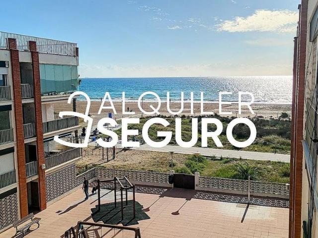 Piso en alquiler en paseo Marítim, Castelldefels, de 65 m² 2 habitaciones por 1.461