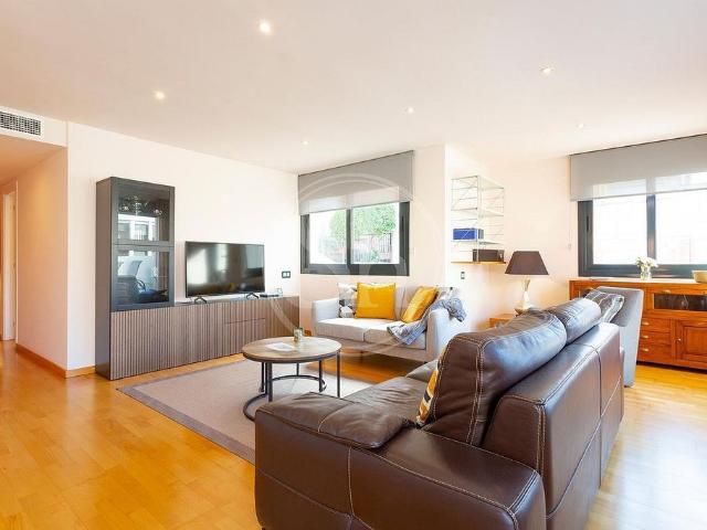Piso en alquiler en paseo De Maragall, Barcelona, de 118 m² 3 habitaciones por 2.000