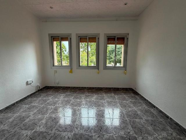 Piso en alquiler en paseo De Calvell, Barcelona, de 60 m² 3 habitaciones por 1.500