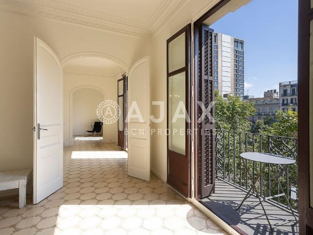 Piso en alquiler en paseo De Gràcia, Barcelona, de 178 m² 4 habitaciones por 4.500