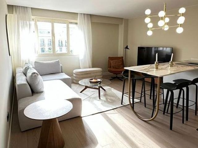 Piso en alquiler en paseo De Gràcia, Barcelona, de 80 m² 2 habitaciones por 3.700