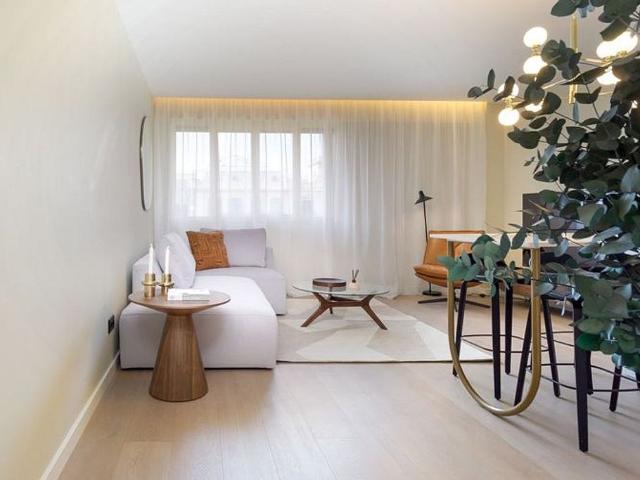 Piso en alquiler en paseo De Gràcia, Barcelona, de 81 m² 2 habitaciones por 3.500