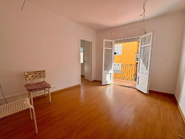 Piso en alquiler en paseo De la Mare de Déu del Coll, Barcelona, de 60 m² 3 habitaciones por 900